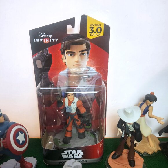 Disney Infinity Lot of 16 Figurines and Crystals 2.0 and 3.0 Various - Picture 9 of 16